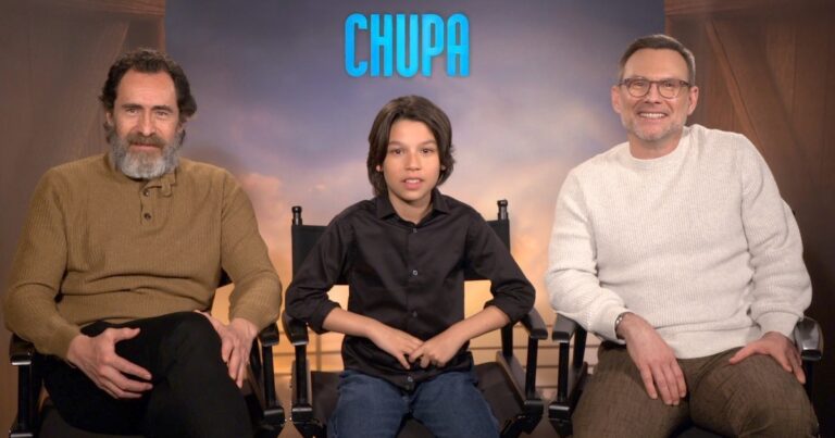 Chupa Stars Christian Slater, Demián Bichir et Evan Whitten parlent du film Netflix